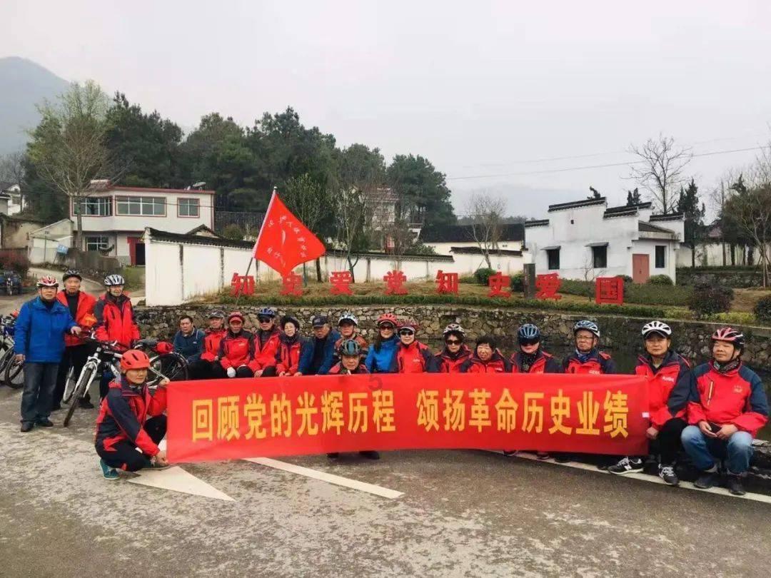 保时捷LB改色膜乌梅子酱,莫名就给人一种优雅从容