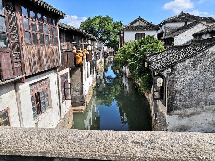 首届松花江滑冰马拉松·赛事速递｜开幕式主舞台已经搭建完成 静待比赛开始